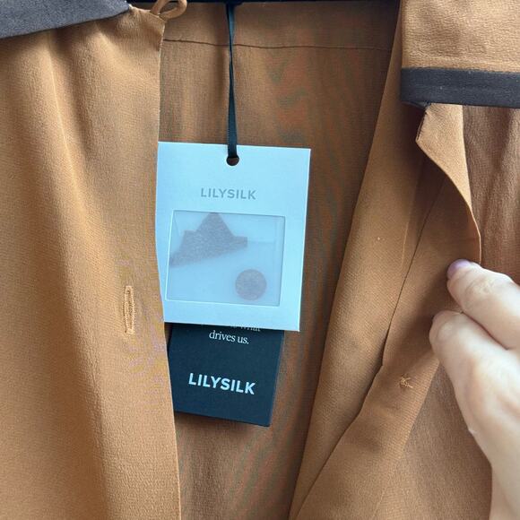 NWT LilySilk Dark Carame Contrast Piping Silk Willow Shirt Blouse - Medium - Picture 6 of 9